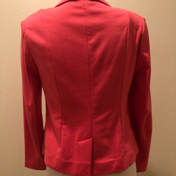 Pink form-fitting blazer - Picture 4 of 5